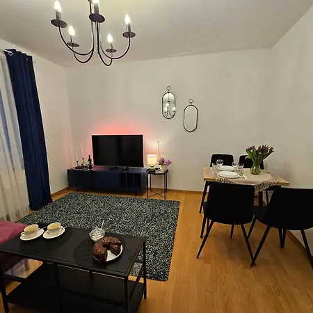 Mieszkanie Czestochowska 9 Apartment *